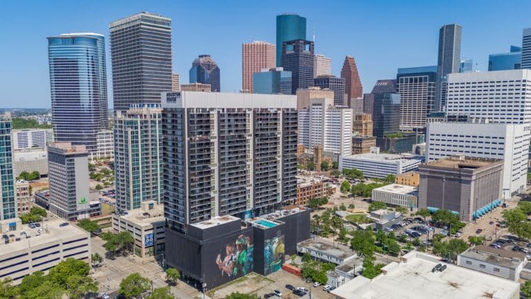 Houston apartment complex rooftop pool – aerial photographer view